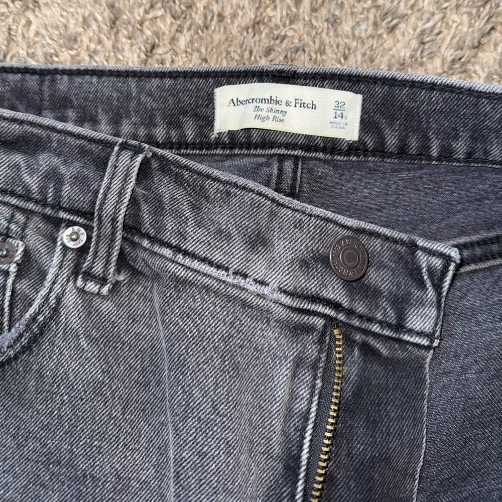 Women’s Abercrombie & Fitch Gray black the skinny high ride jeans